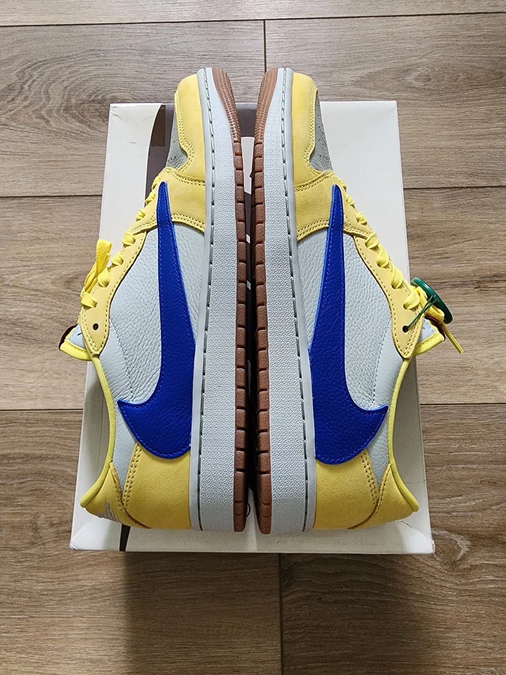 Travis Scott Canary Jordan 1 Lows